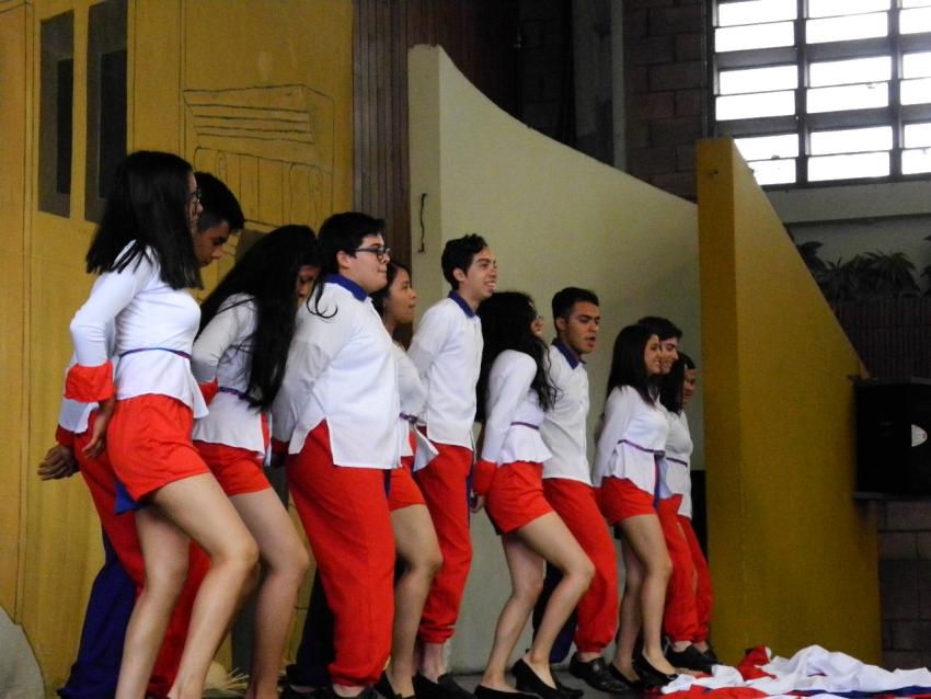 Semana Cultural Secundaria (trajes típicos, bailes regionales y doblajes)