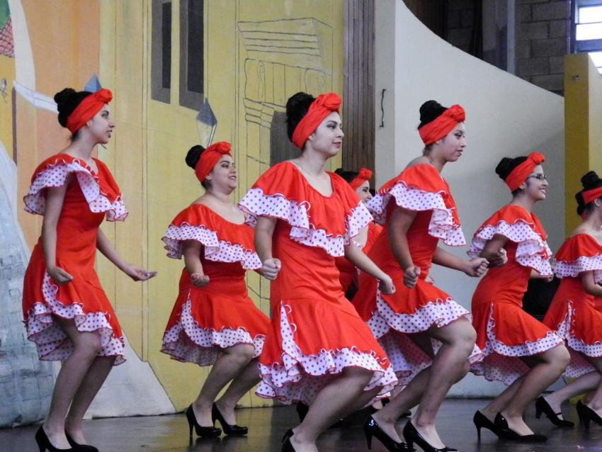 Semana Cultural Secundaria (trajes típicos, bailes regionales y doblajes)