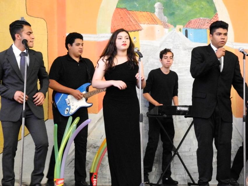 Semana Cultural Secundaria (trajes típicos, bailes regionales y doblajes)