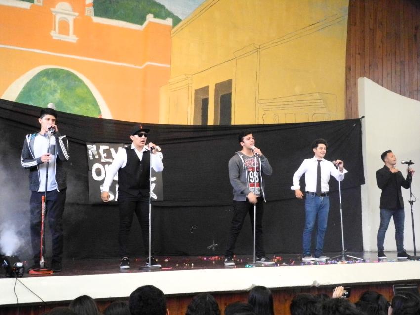 Semana Cultural Secundaria (trajes típicos, bailes regionales y doblajes)