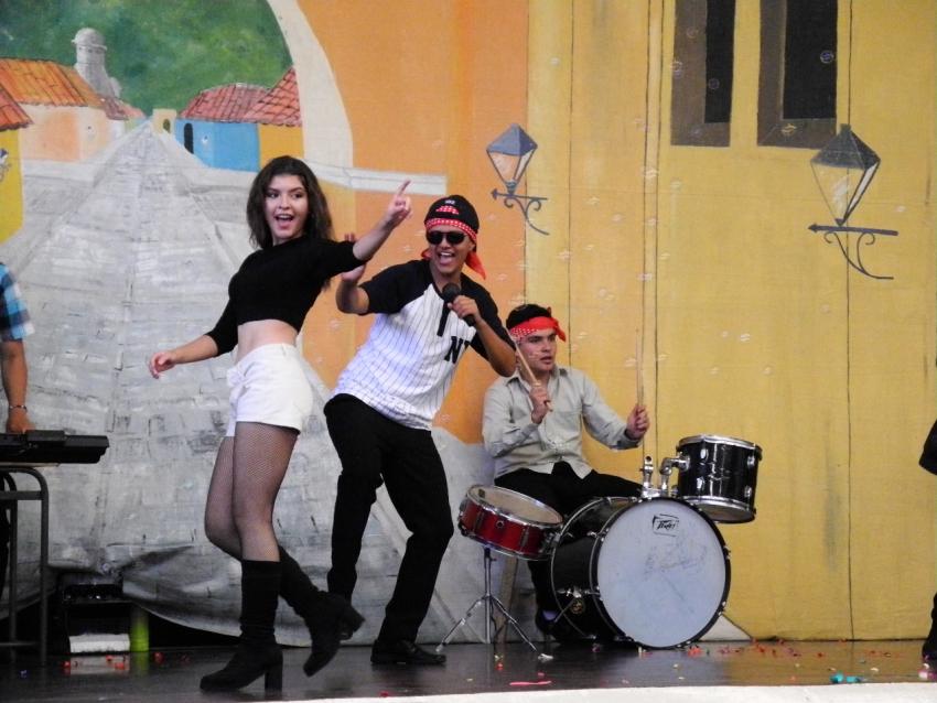 Semana Cultural Secundaria (trajes típicos, bailes regionales y doblajes)