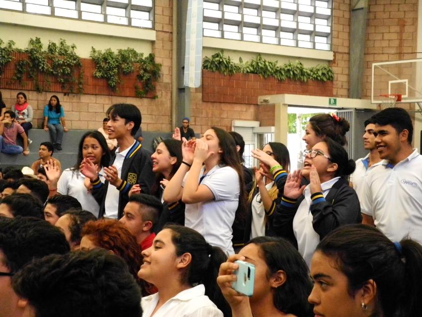 Semana Cultural Secundaria (trajes típicos, bailes regionales y doblajes)