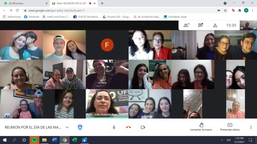 Celebración del día de la Madre, por grado